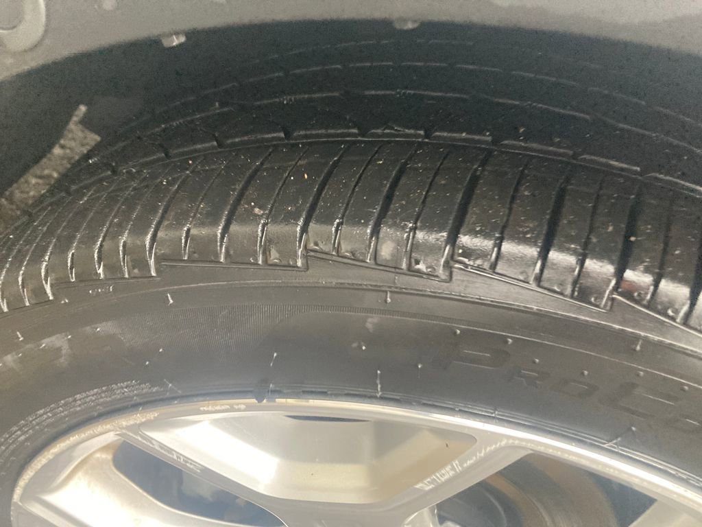 Used 2019 Ford Escape Titanium image 32