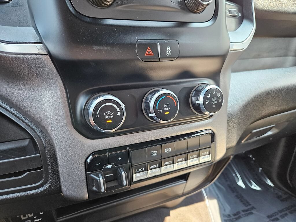 Used 2024 RAM 3500 SLT w/ Quick Order Package 2YG SLT AWD/4WD image 27
