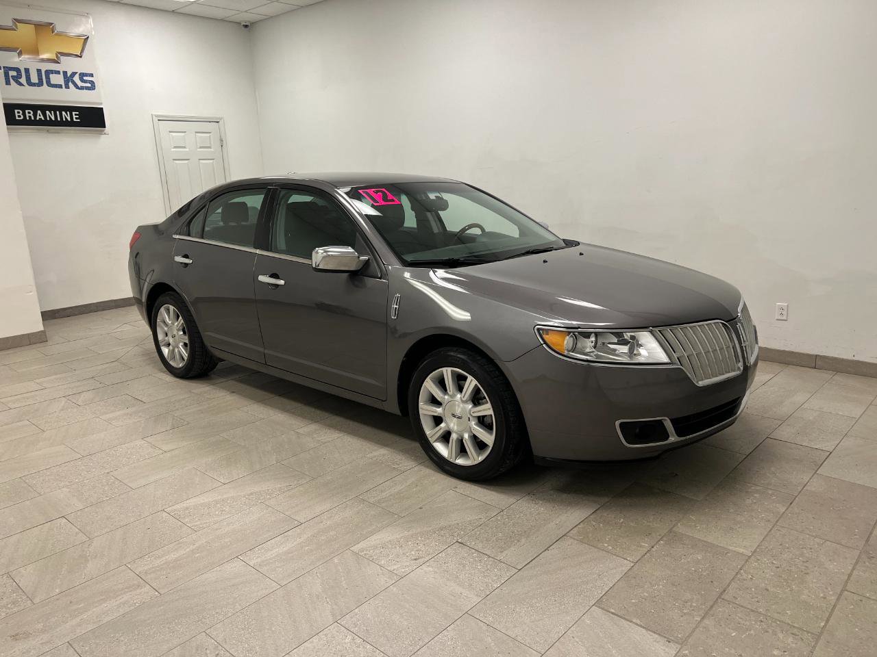Used 2012 Lincoln MKZ FWD image 9