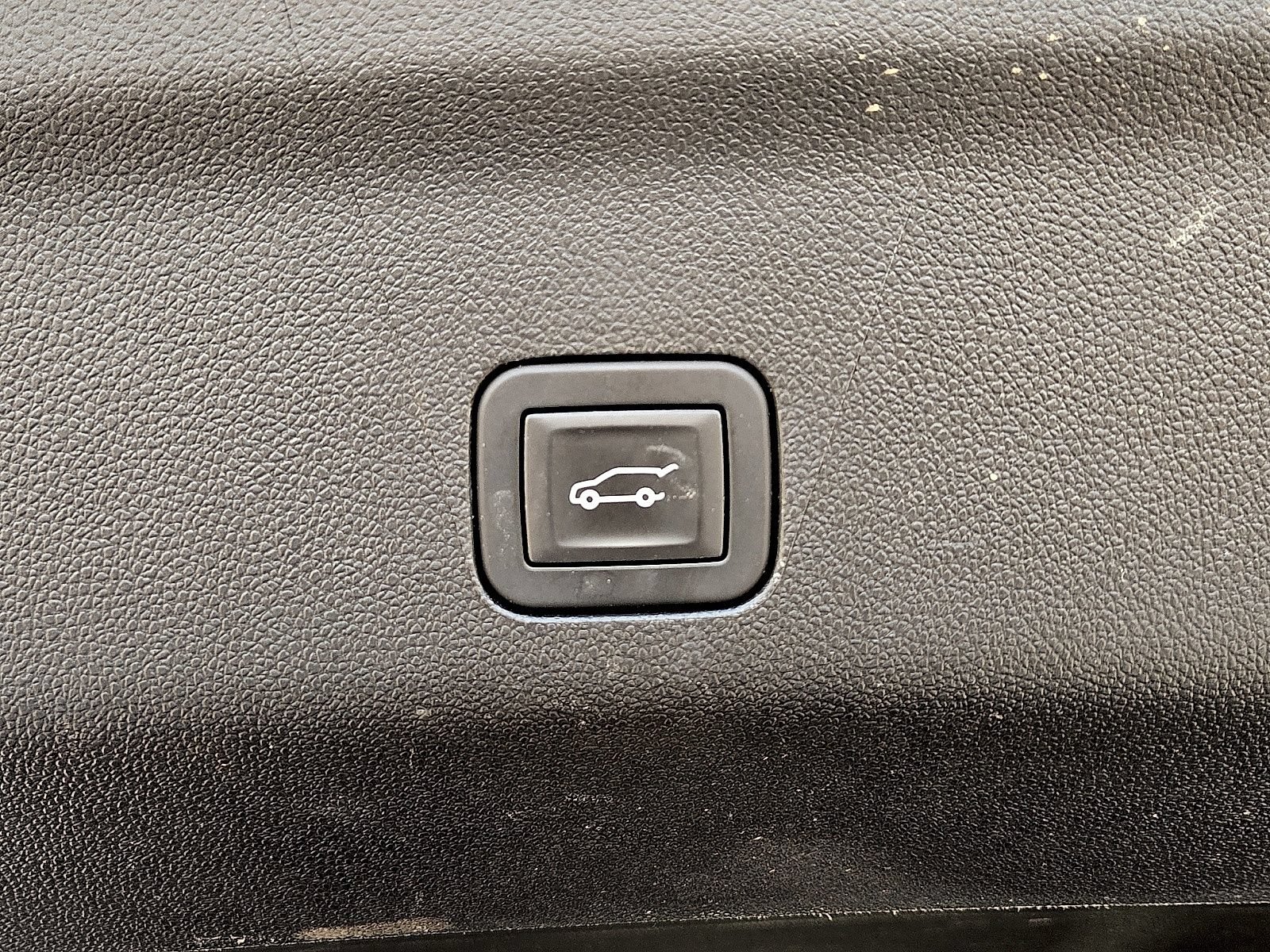 Used 2025 GMC Yukon Denali AWD/4WD image 15