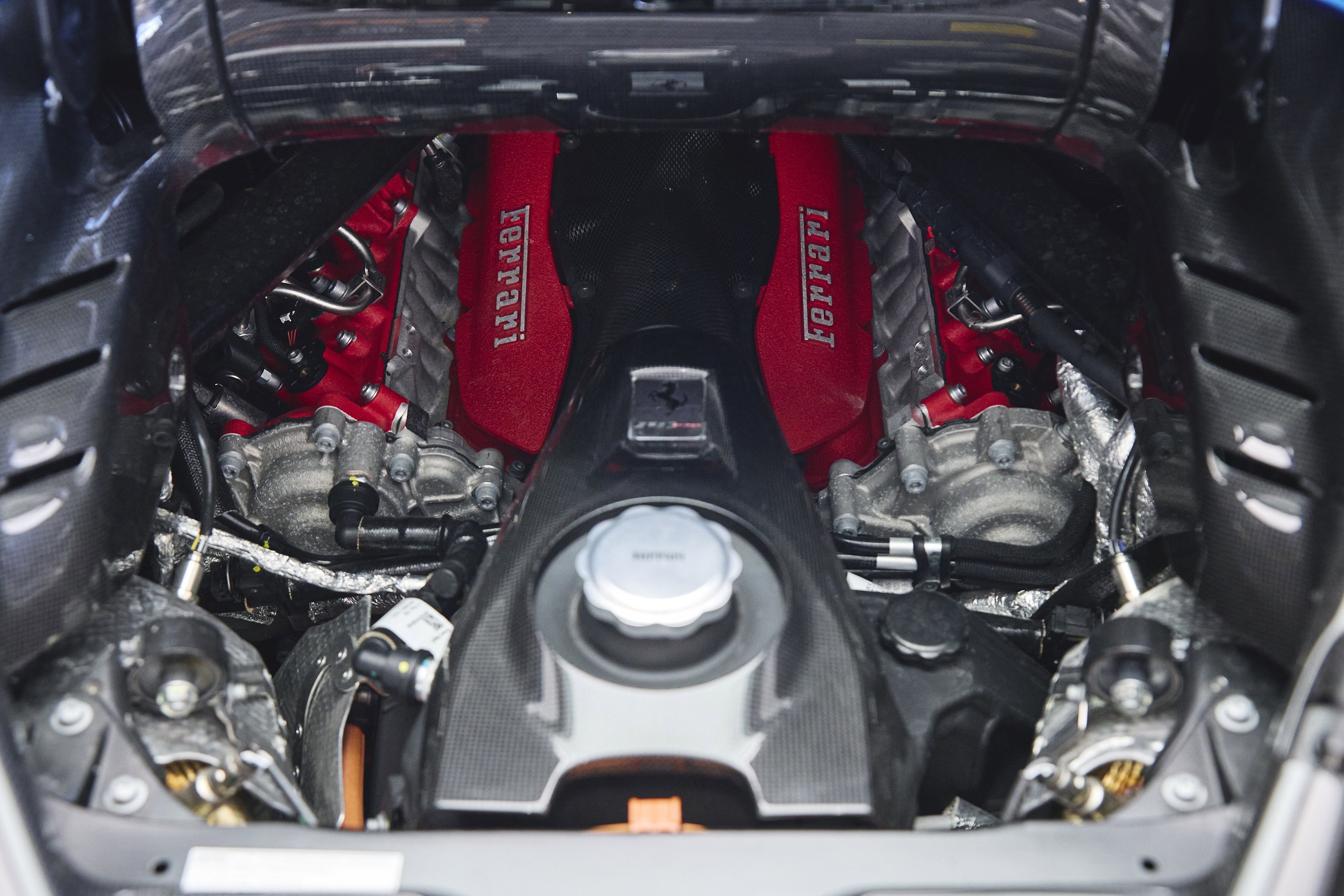 Used 2023 Ferrari SF90 Spider image 25