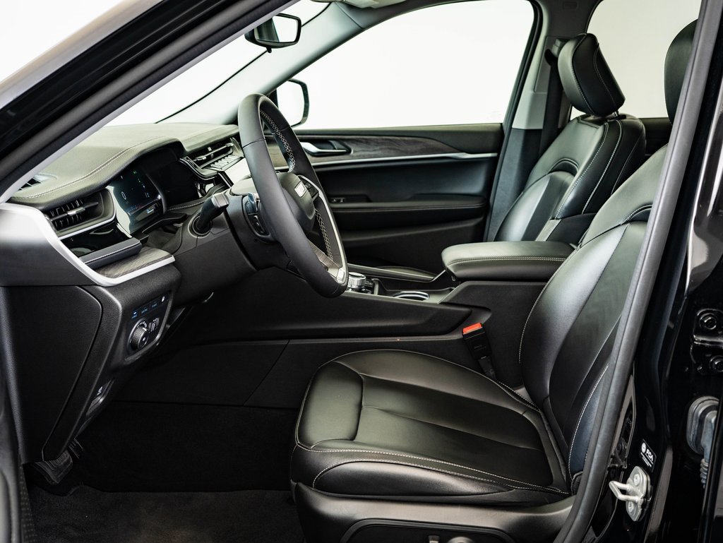 Used 2024 Jeep Grand Cherokee Limited 4xe image 18