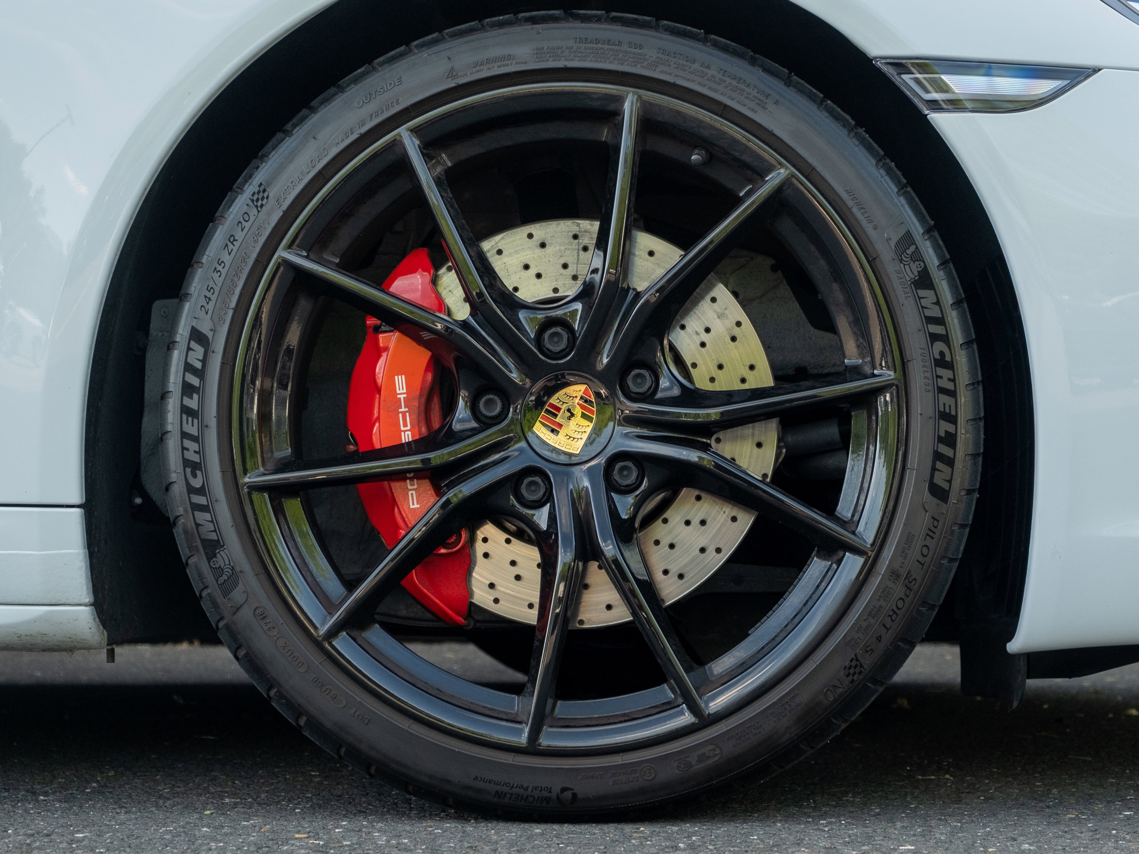 Used 2019 Porsche 911 Carrera 4S AWD/4WD image 15