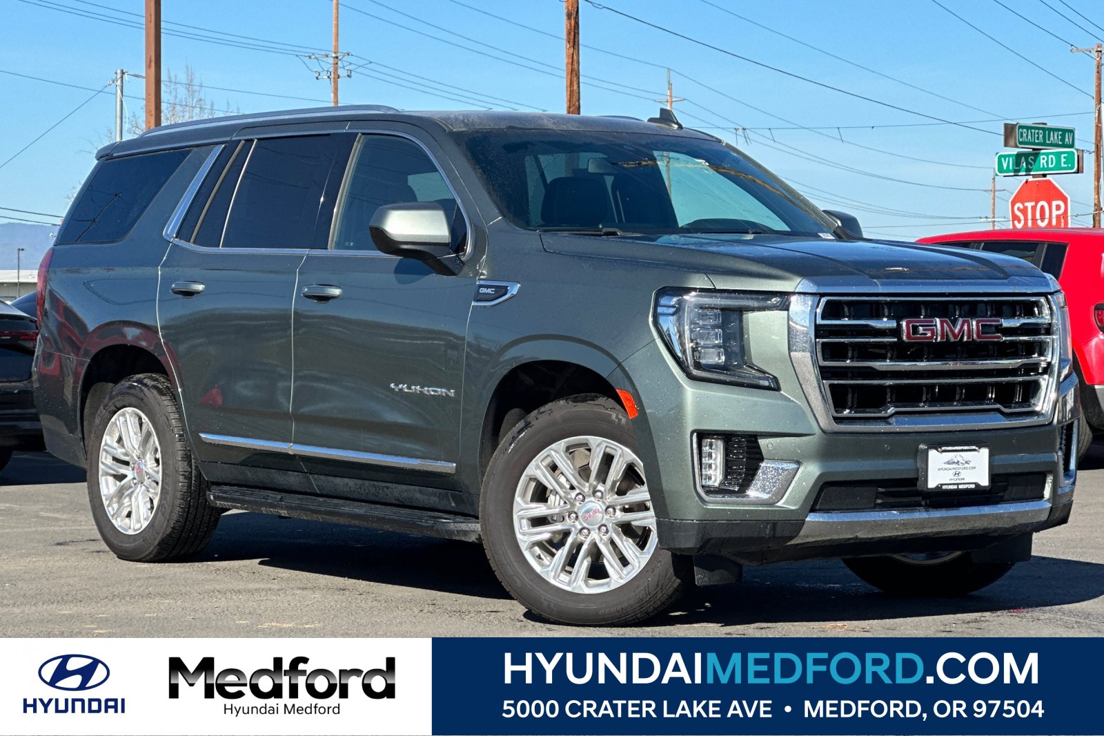 Used 2023 GMC Yukon SLT AWD/4WD image 1