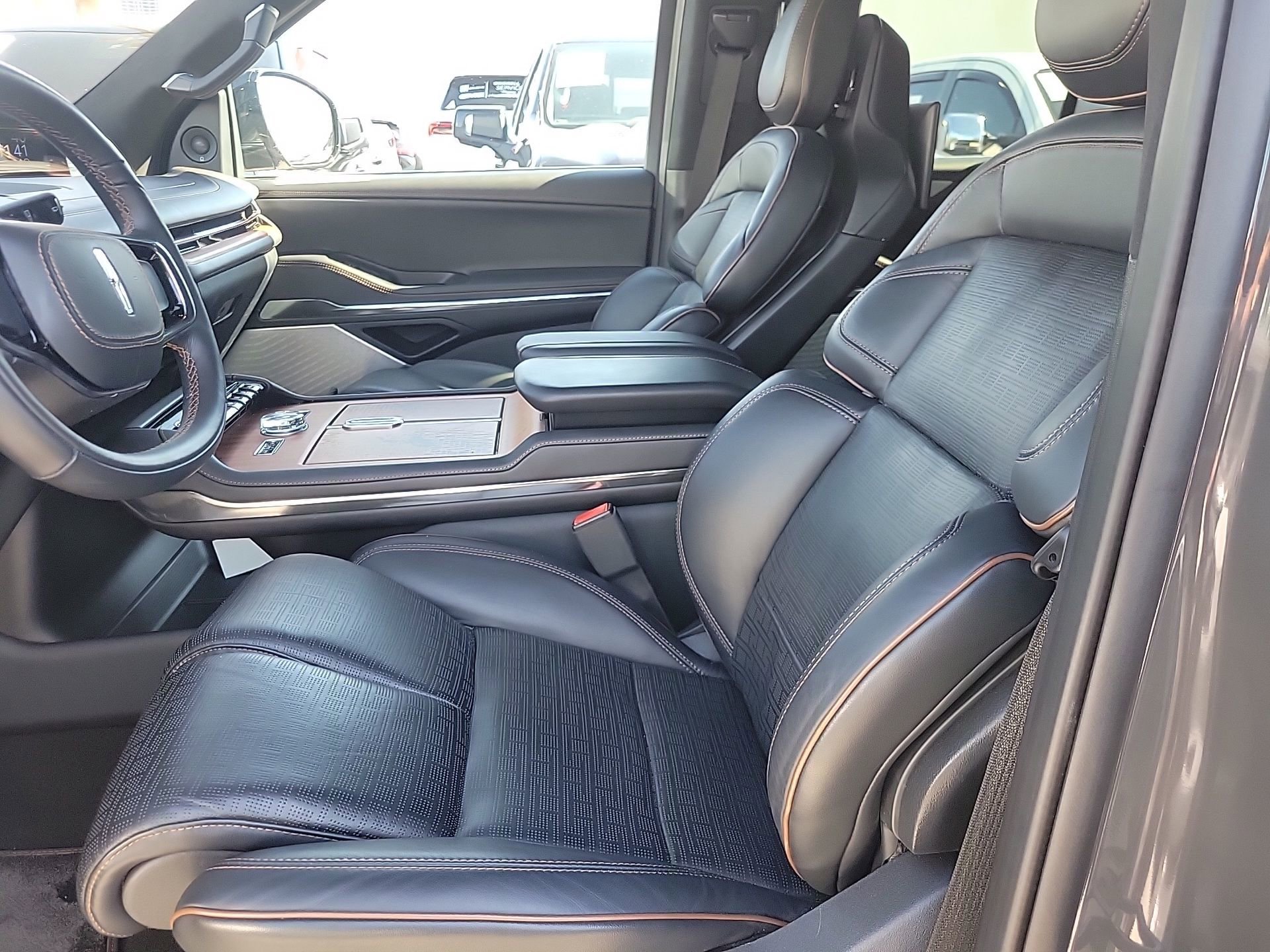 Used 2025 Lincoln Navigator Black Label image 30