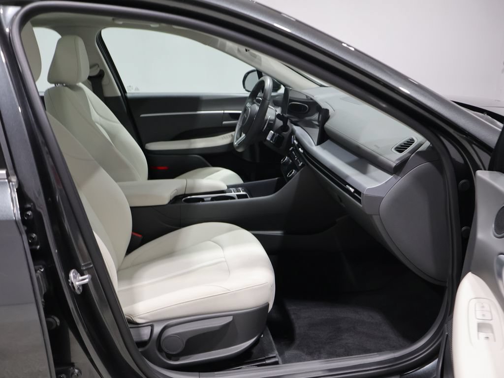 Used 2025 Hyundai Sonata SEL FWD image 22