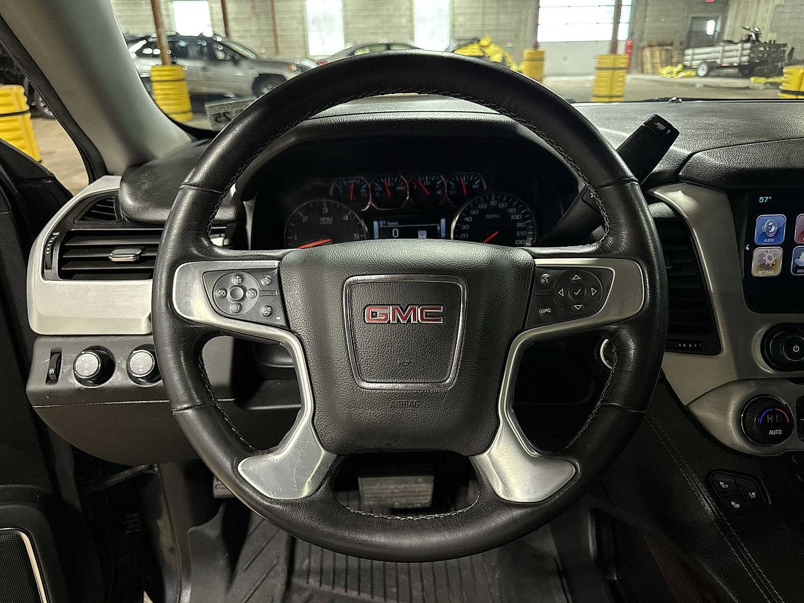 Used 2020 GMC Yukon XL SLT w/ Premium Edition image 19