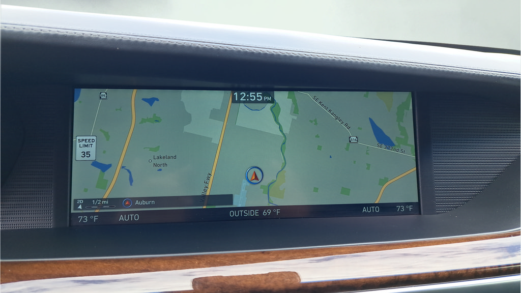 Used 2019 Genesis G90 3.3T Premium RWD image 20