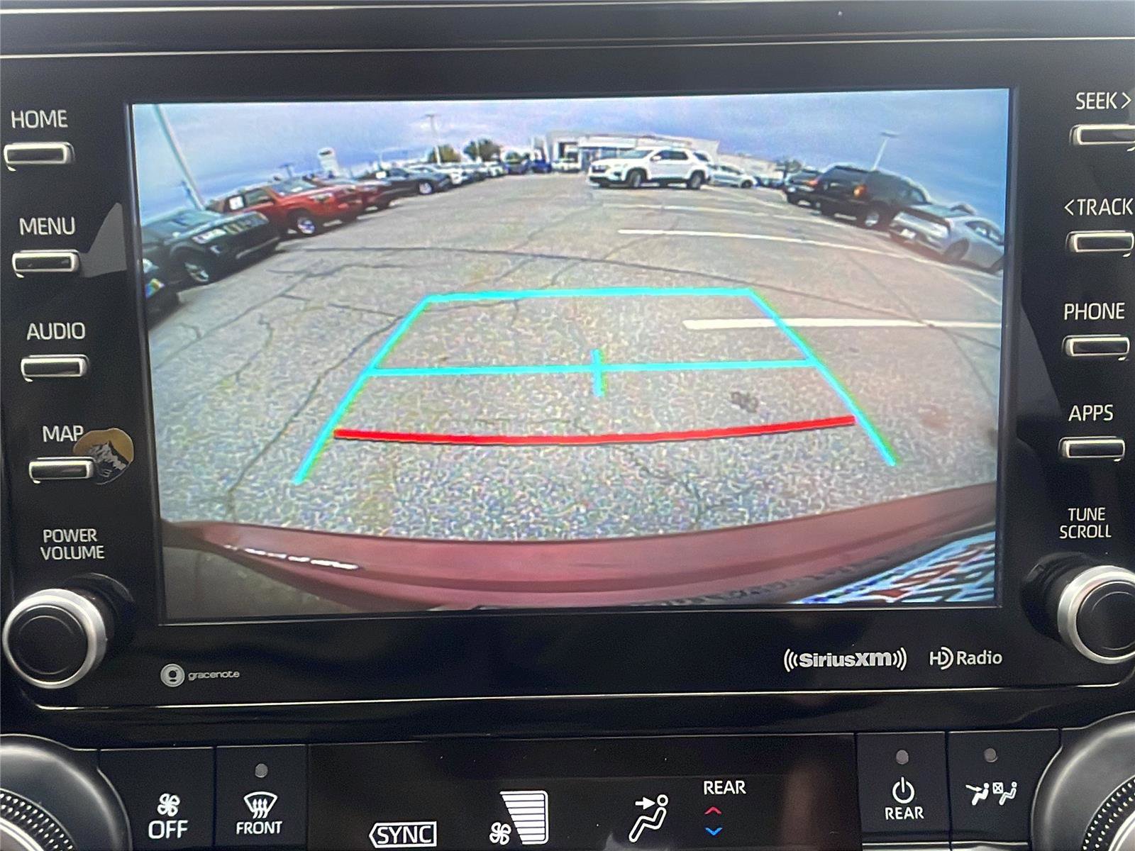 Used 2022 Toyota Highlander XLE image 29