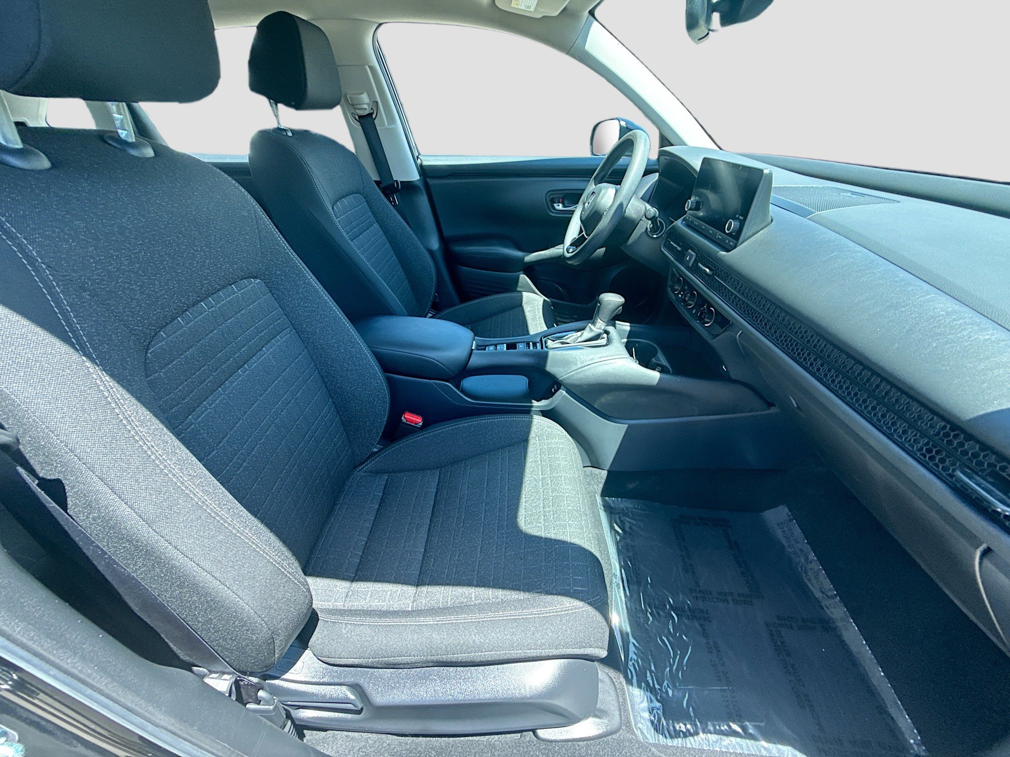 Certified 2025 Honda HR-V LX image 30