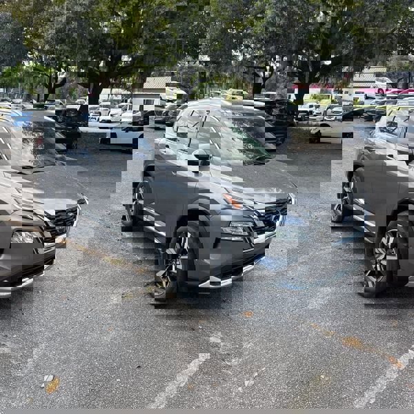 Used 2023 Nissan Rogue Platinum w/ Platinum Premium Package image 3