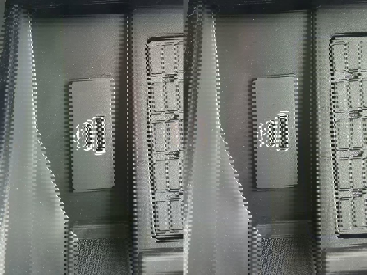 Used 2025 Ford F150 Raptor w/ Equipment Group 803A Raptor R AWD/4WD image 21