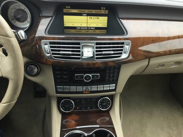 Used 2012 Mercedes-Benz CLS 550 4MATIC image 16