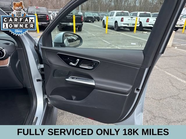 Used 2025 Mercedes-Benz GLC 300 4MATIC image 31