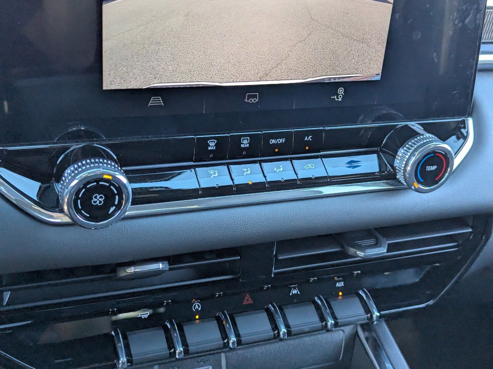 Used 2025 GMC Canyon Elevation image 29