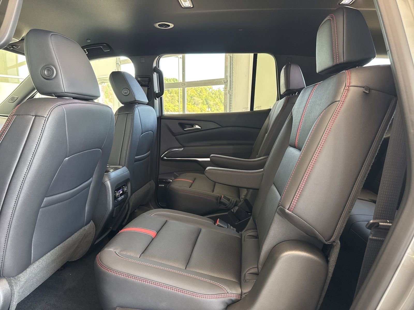 New 2026 Chevrolet Traverse RS w/ LPO, Floor Liner Package image 17