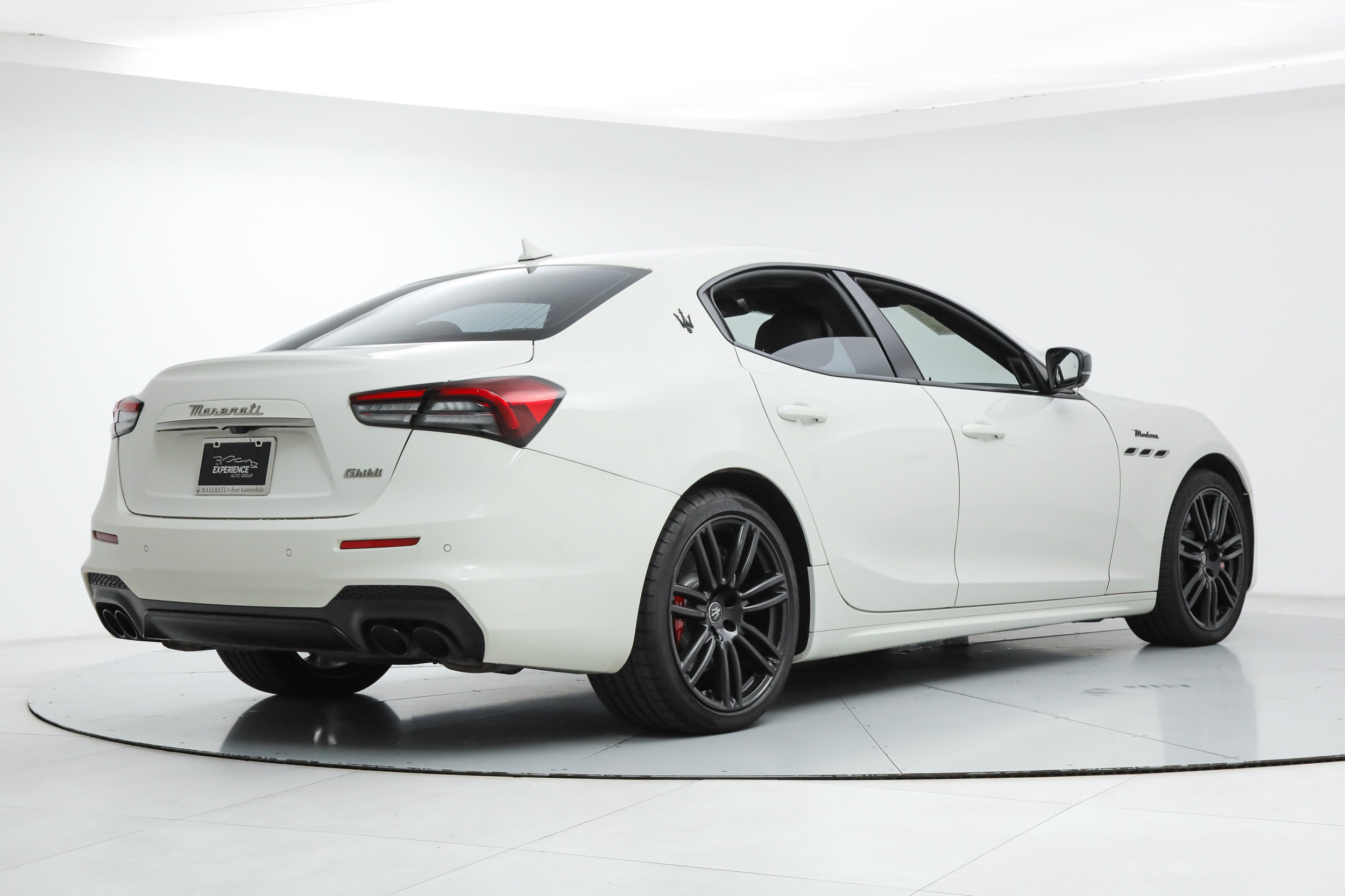 Certified 2023 Maserati Ghibli Modena RWD image 5