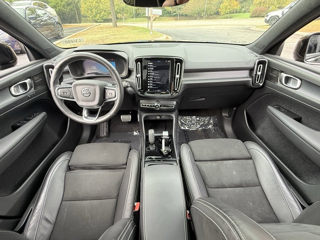 Used 2021 Volvo XC40 P8 Recharge w/ Advanced Package image 20