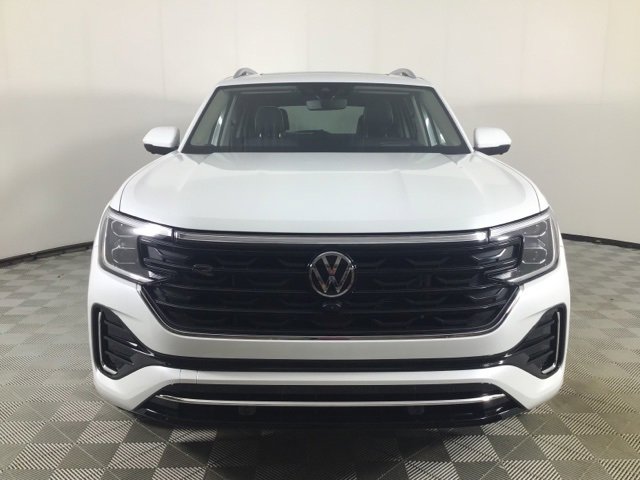Used 2025 Volkswagen Atlas SEL Premium R-Line image 2