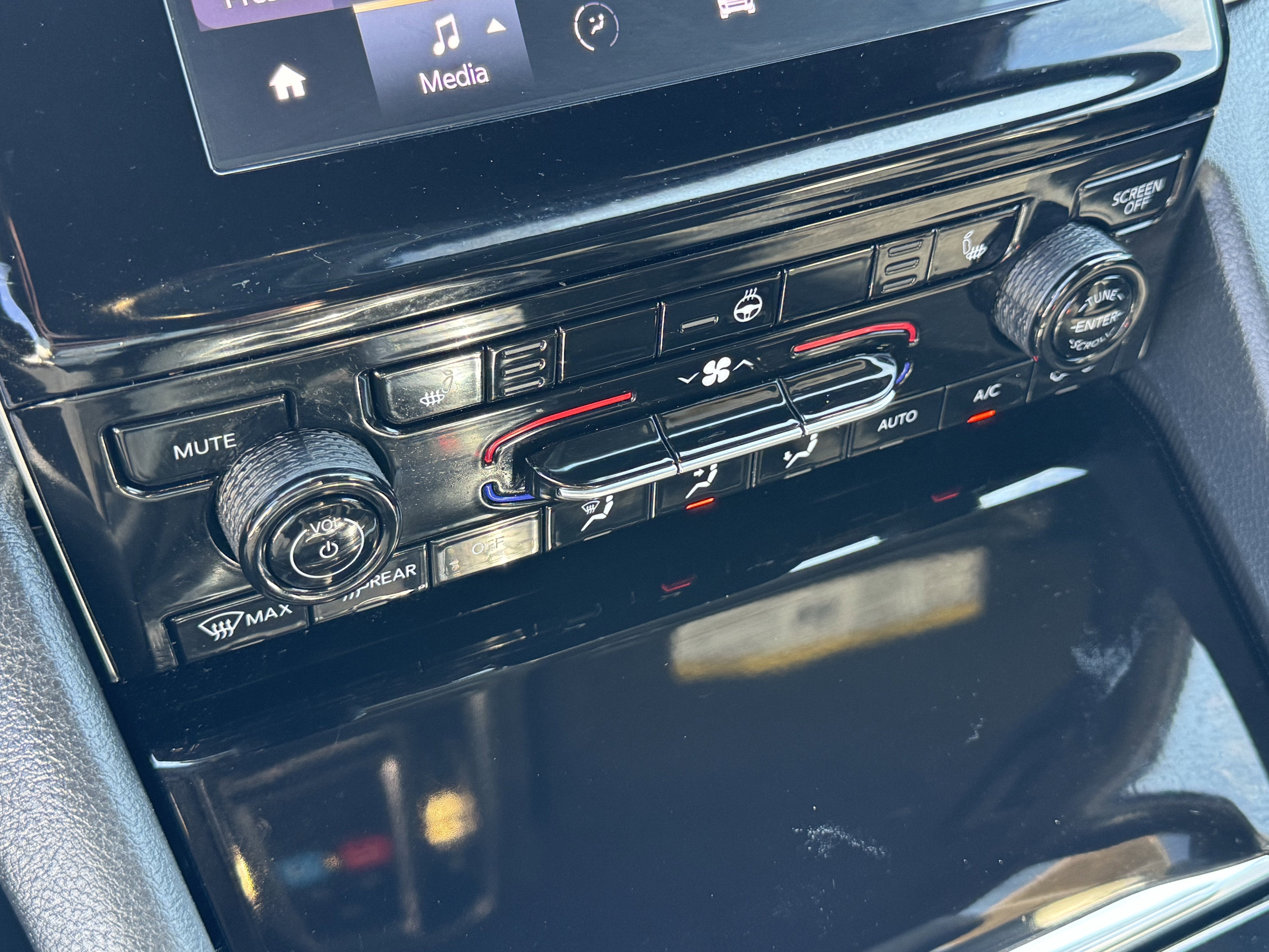 Used 2025 Jeep Grand Cherokee Altitude image 20