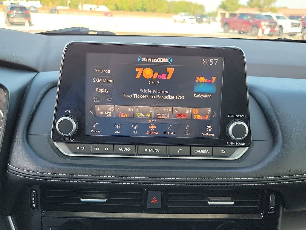 Used 2021 Nissan Rogue SV w/ Premium Package image 15