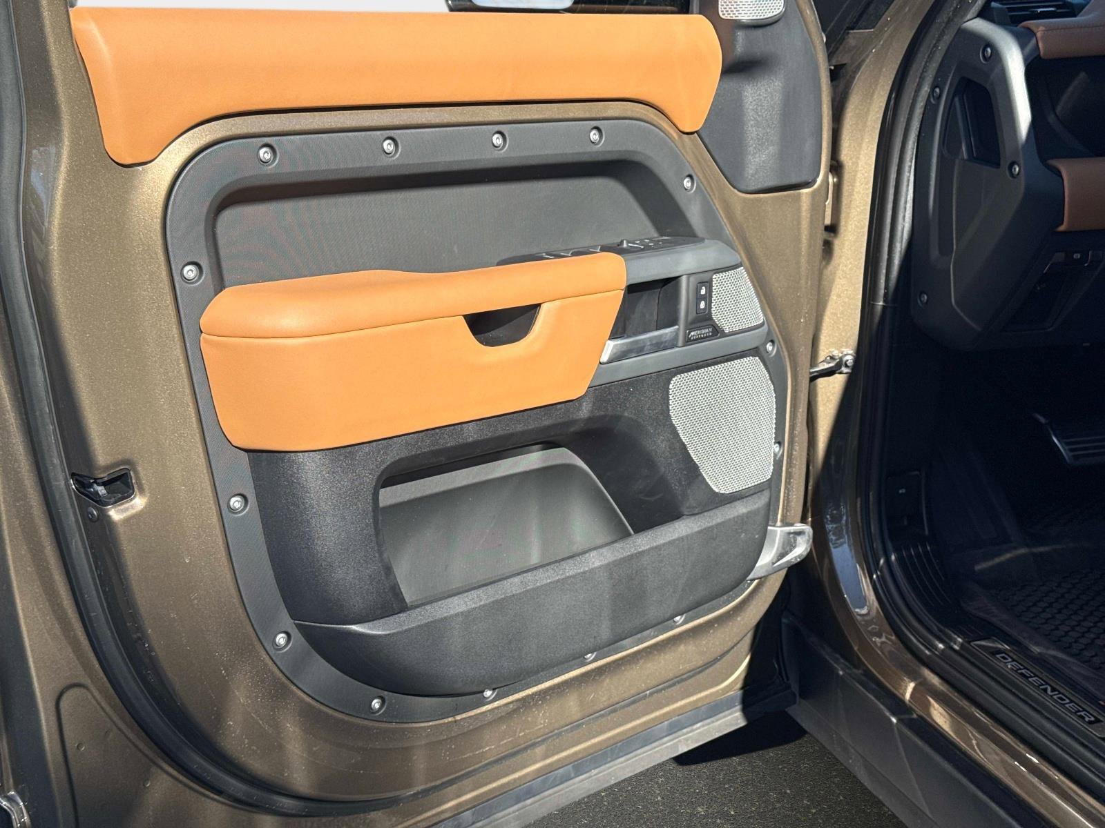 Used 2024 Land Rover Defender 130 X image 17