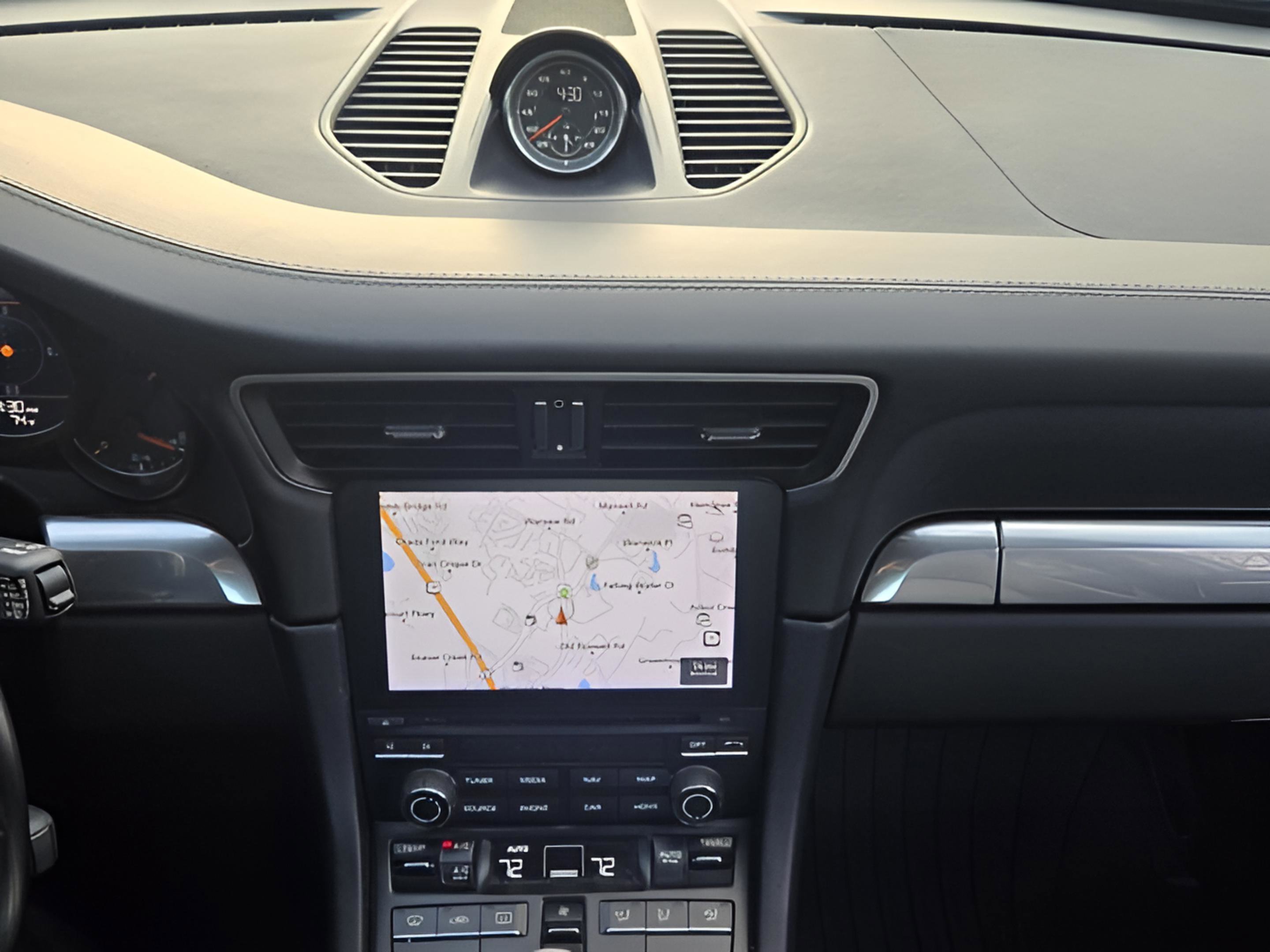 Used 2019 Porsche 911 Turbo image 22