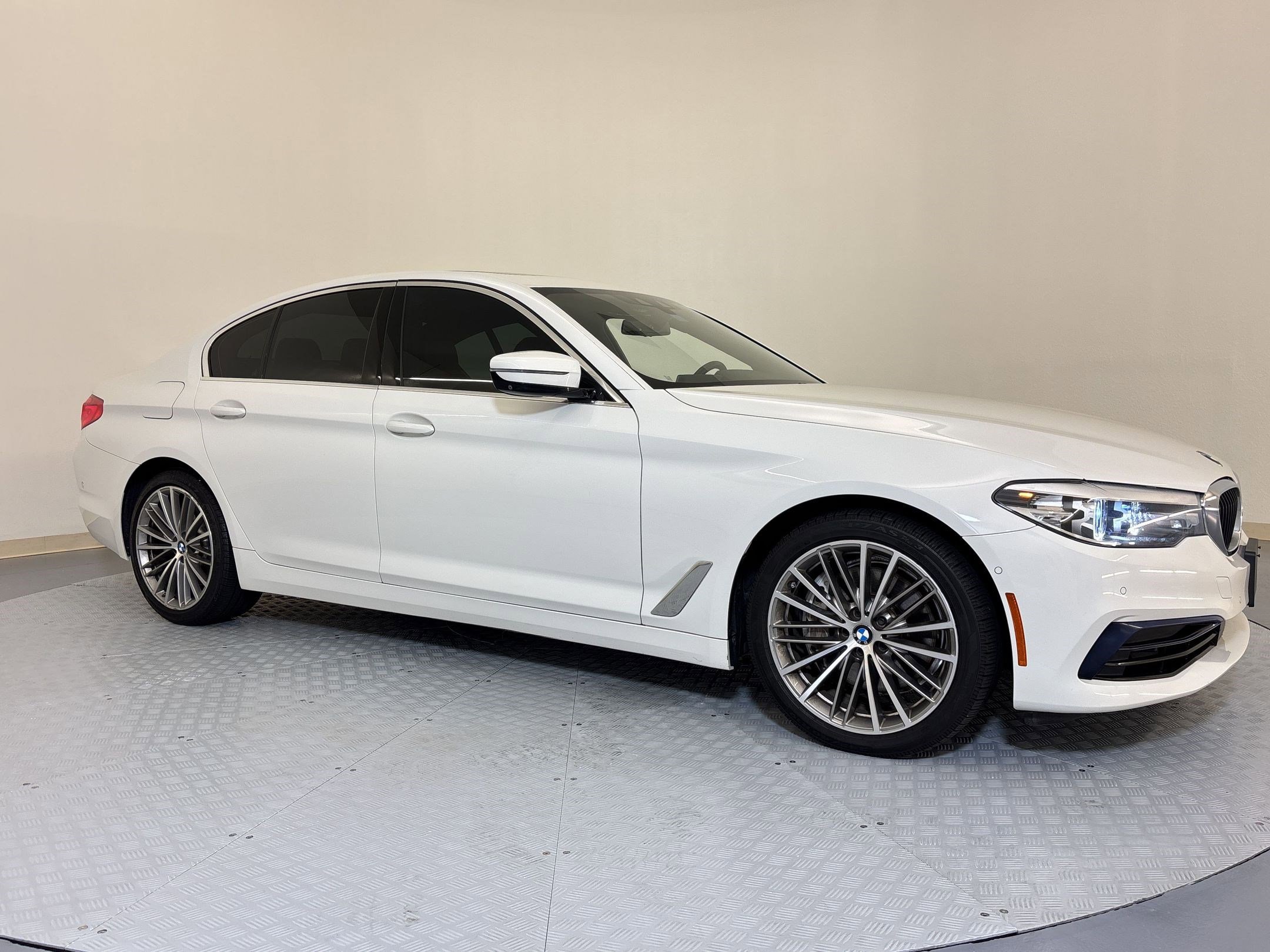 Used 2020 BMW 540i w/ Convenience Package RWD image 7