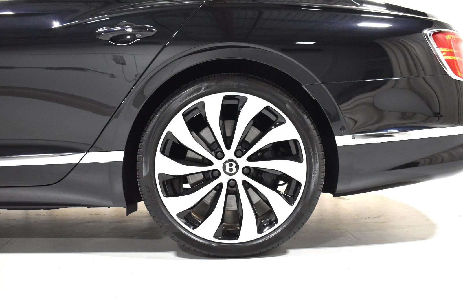 Certified 2023 Bentley Flying Spur Azure AWD/4WD image 19