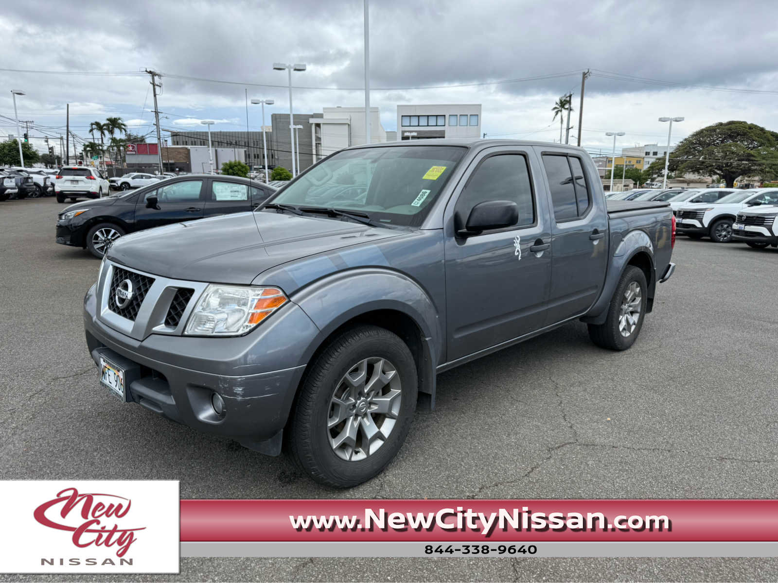 Used 2020 Nissan Frontier SV image 1