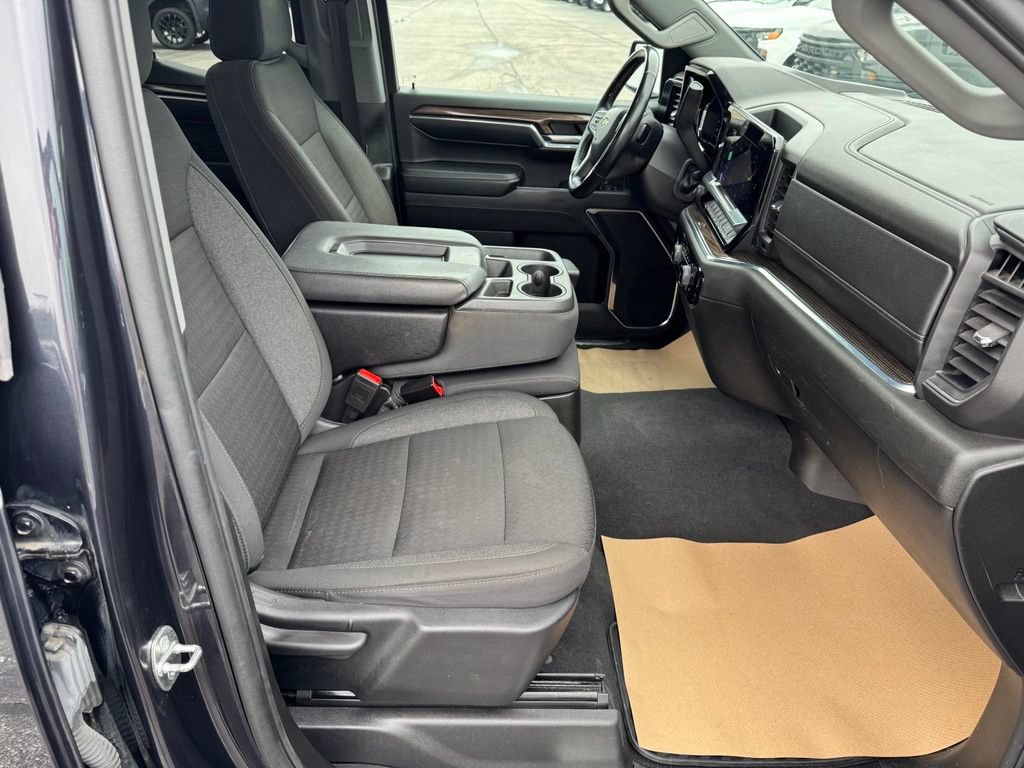 Used 2024 Chevrolet Silverado 1500 LT AWD/4WD image 19
