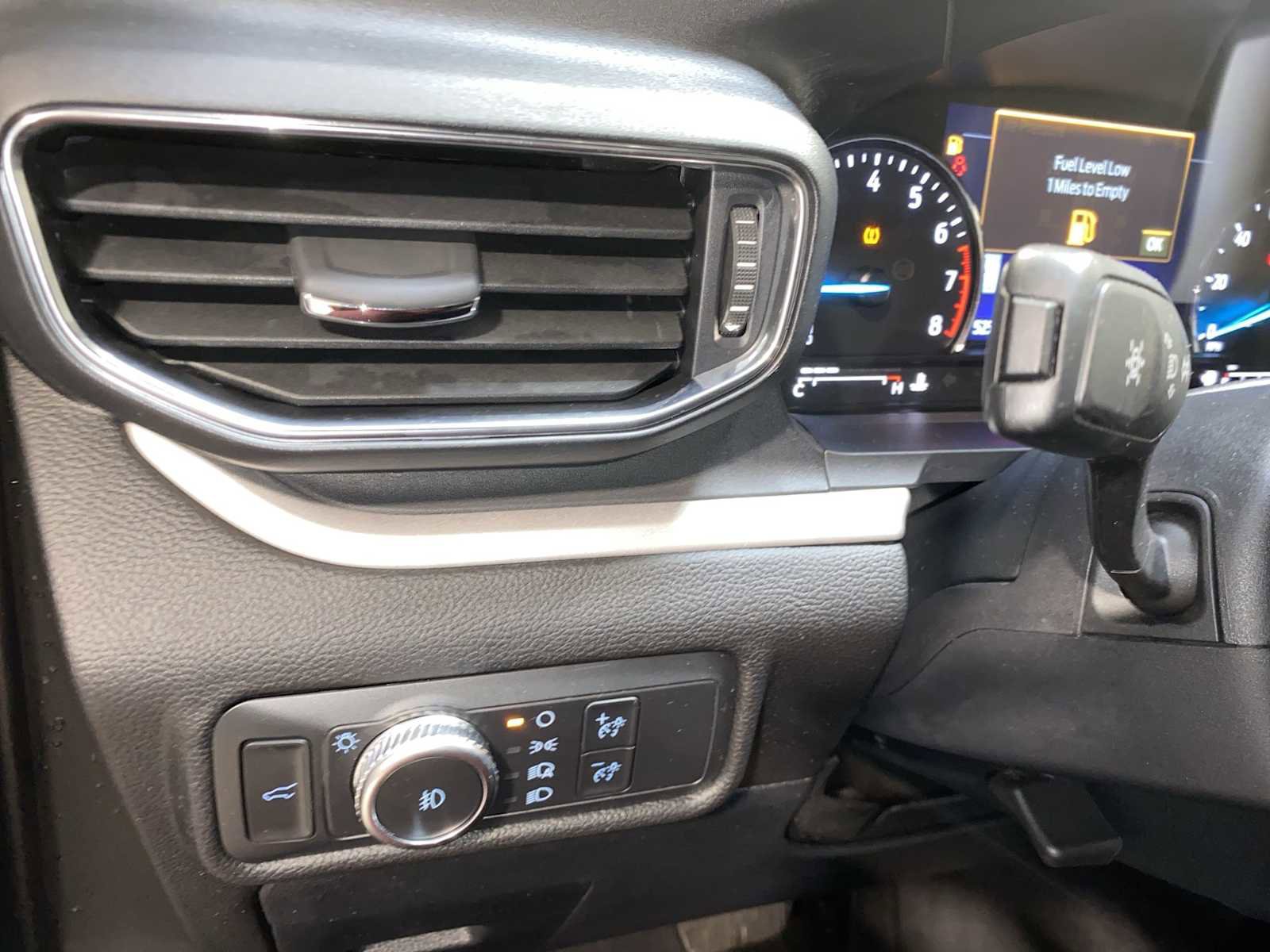 Used 2022 Ford Explorer XLT w/ Equipment Group 202A image 24