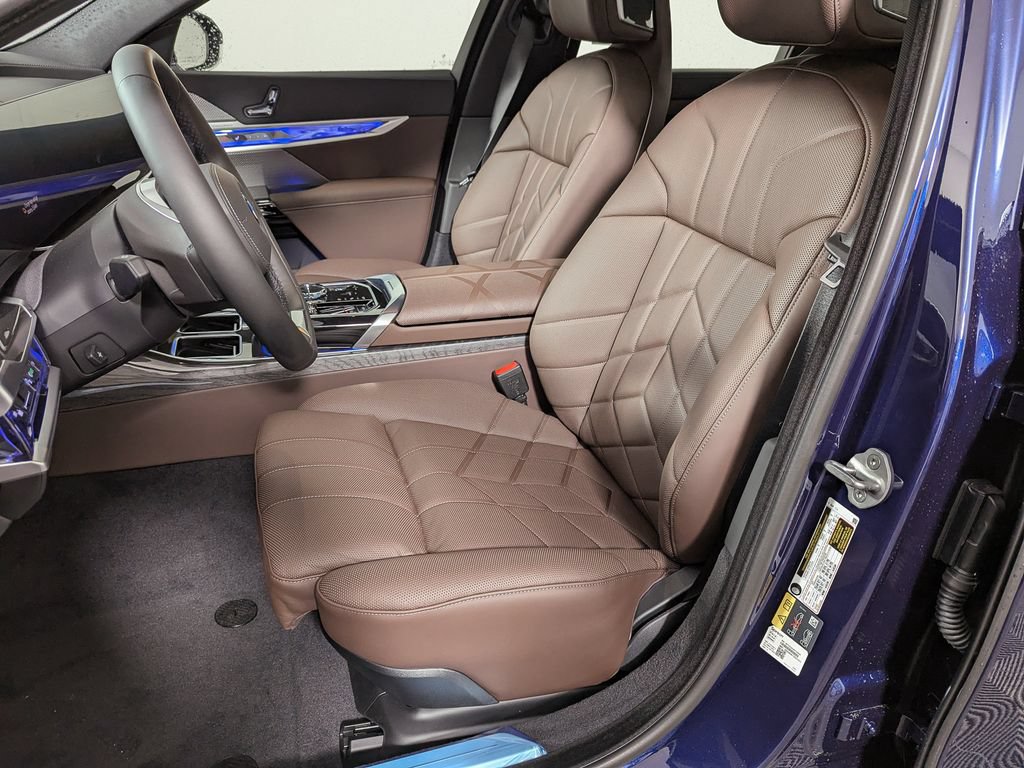 New 2026 BMW i7 xDrive60 AWD/4WD image 14