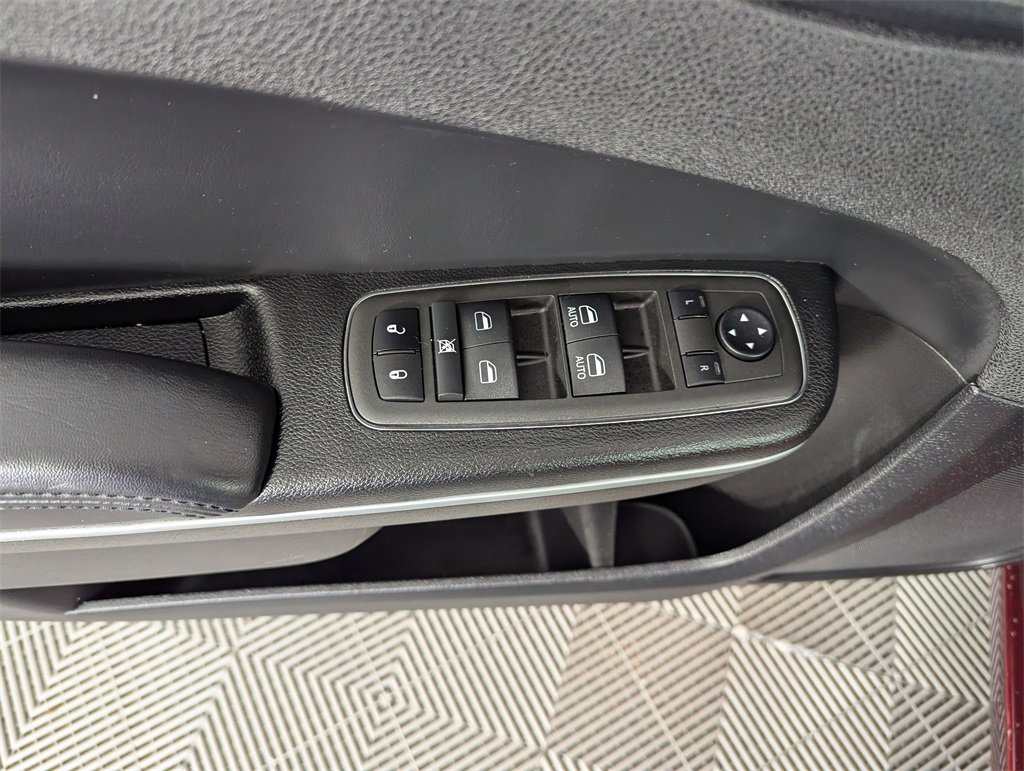 Used 2022 Chrysler 300 Touring image 19