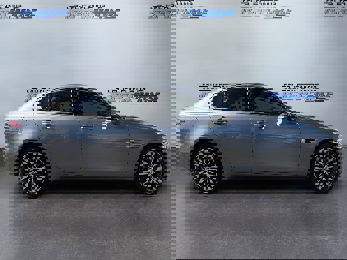 Used 2020 Jaguar XE S image 4