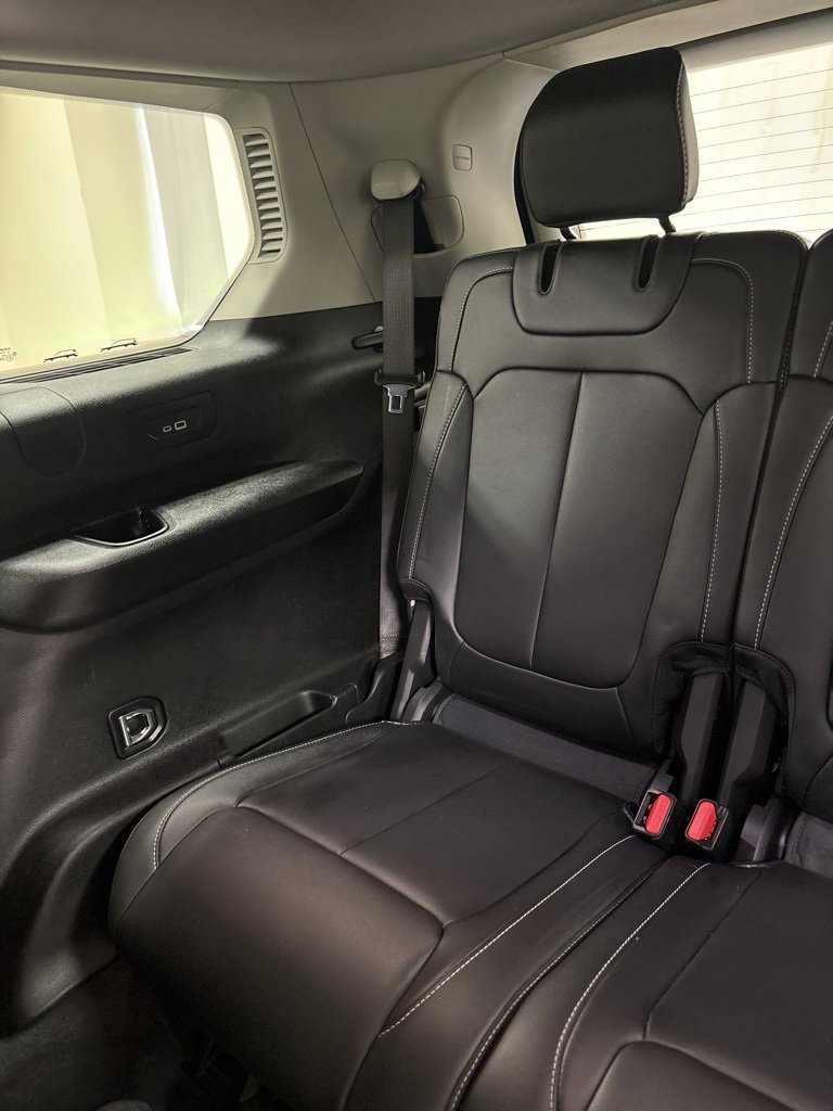 Used 2022 Jeep Grand Cherokee L Limited image 29