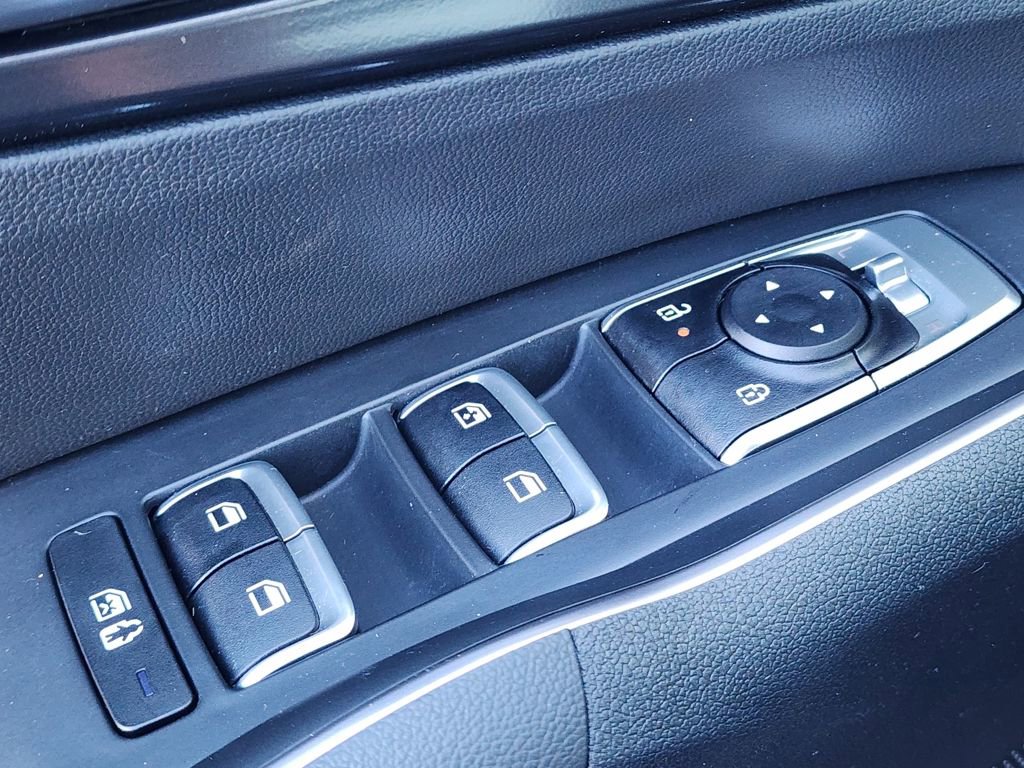 Used 2025 Kia Sorento S image 28