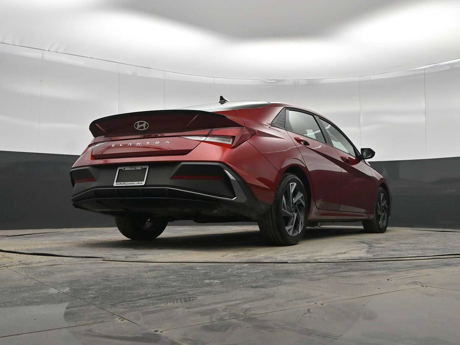 Certified 2025 Hyundai Elantra Sport image 35