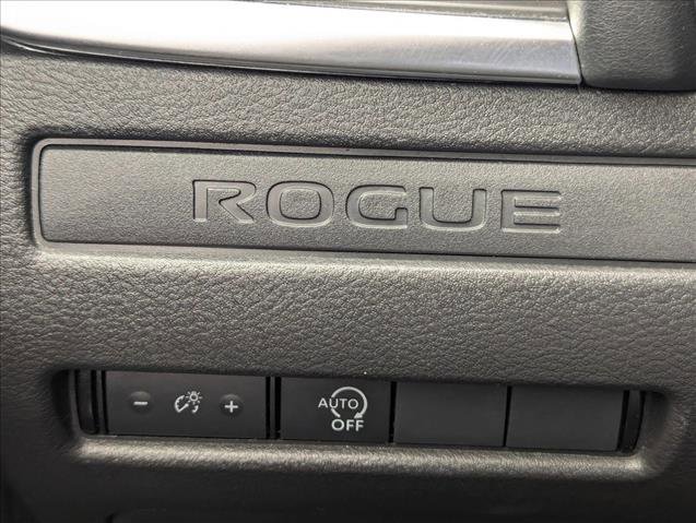 Used 2024 Nissan Rogue S image 9