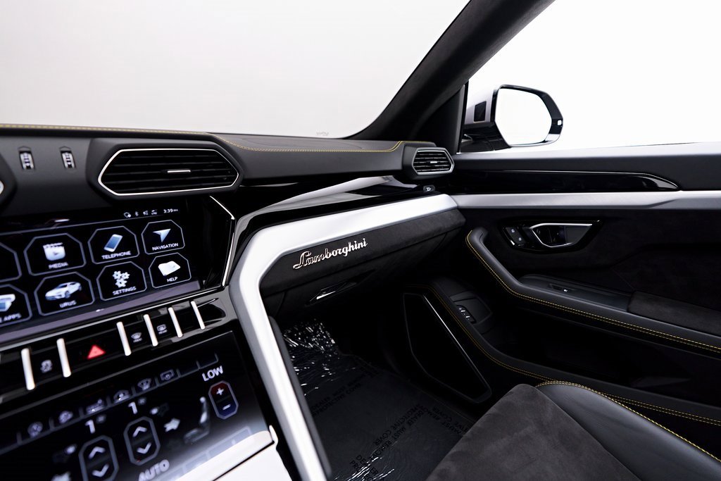 Used 2021 Lamborghini Urus image 86