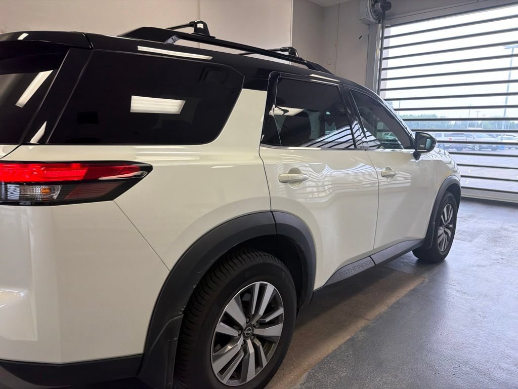 Used 2022 Nissan Pathfinder SL AWD/4WD image 7