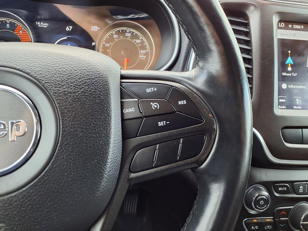 Used 2019 Jeep Cherokee Trailhawk image 14