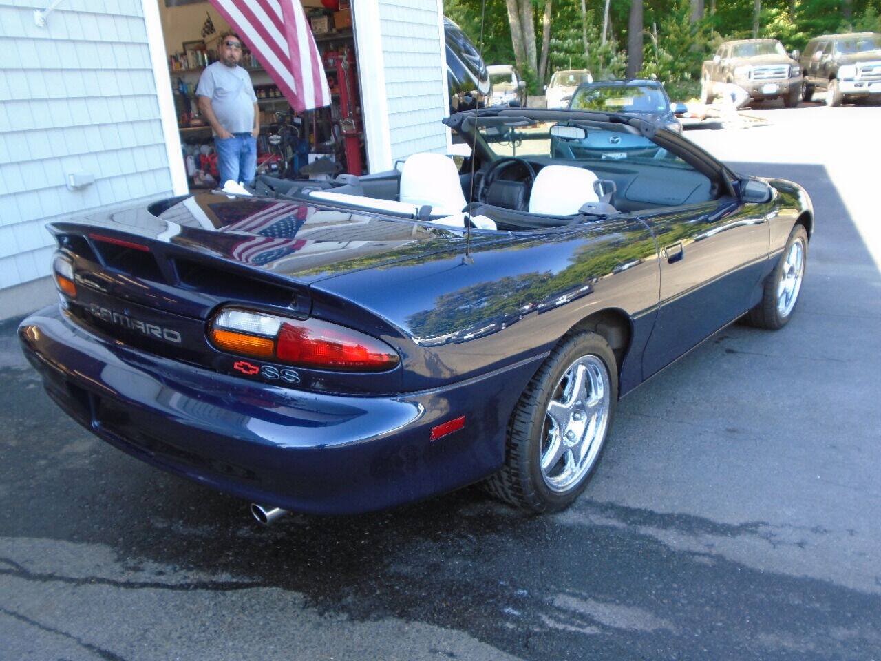 Used 1999 Chevrolet Camaro Z28 w/ SS Performance/Appearance Pkg RWD image 7