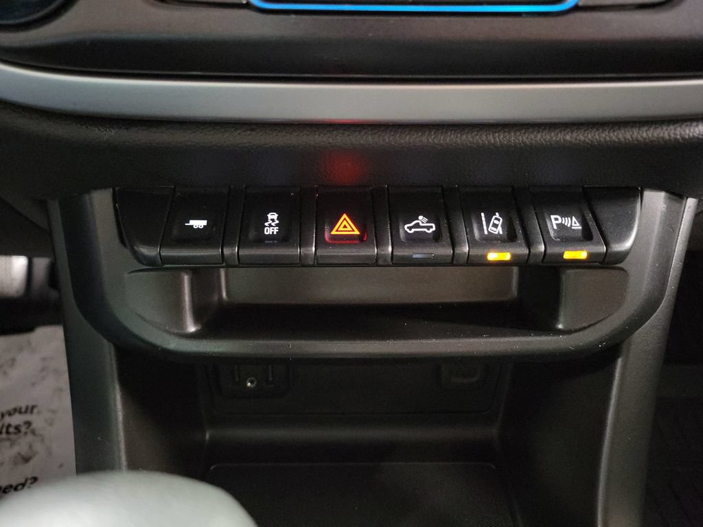 Used 2022 Chevrolet Colorado LT w/ Safety Package AWD/4WD image 17