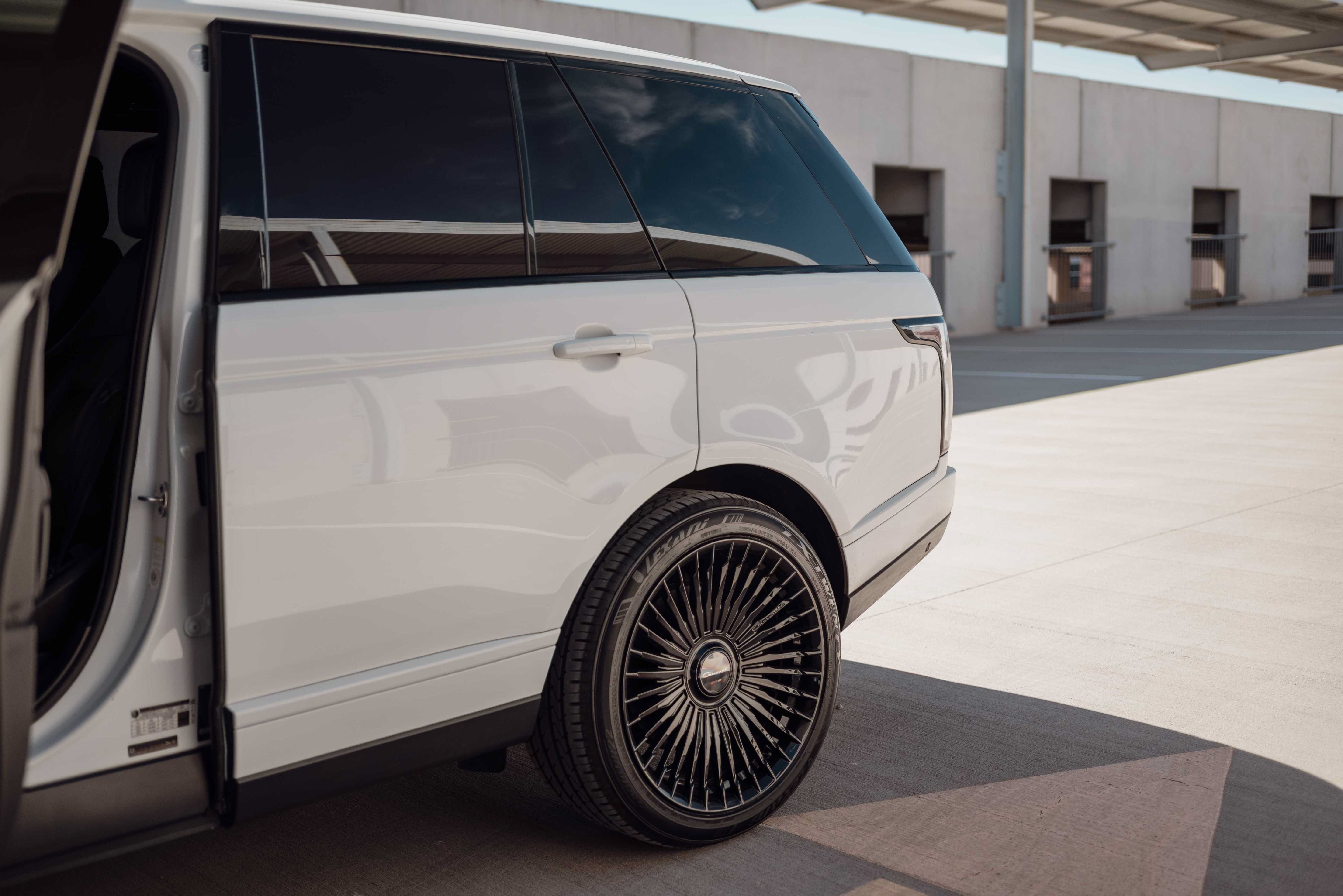 Used 2019 Land Rover Range Rover HSE AWD/4WD image 8