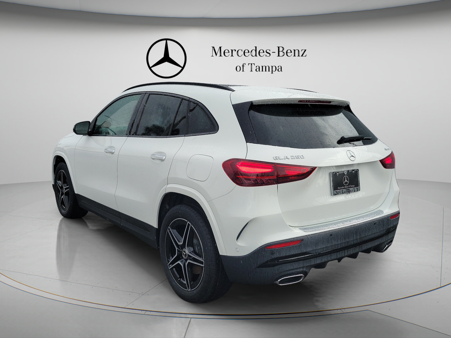 Certified 2024 Mercedes-Benz GLA 250 4MATIC image 2
