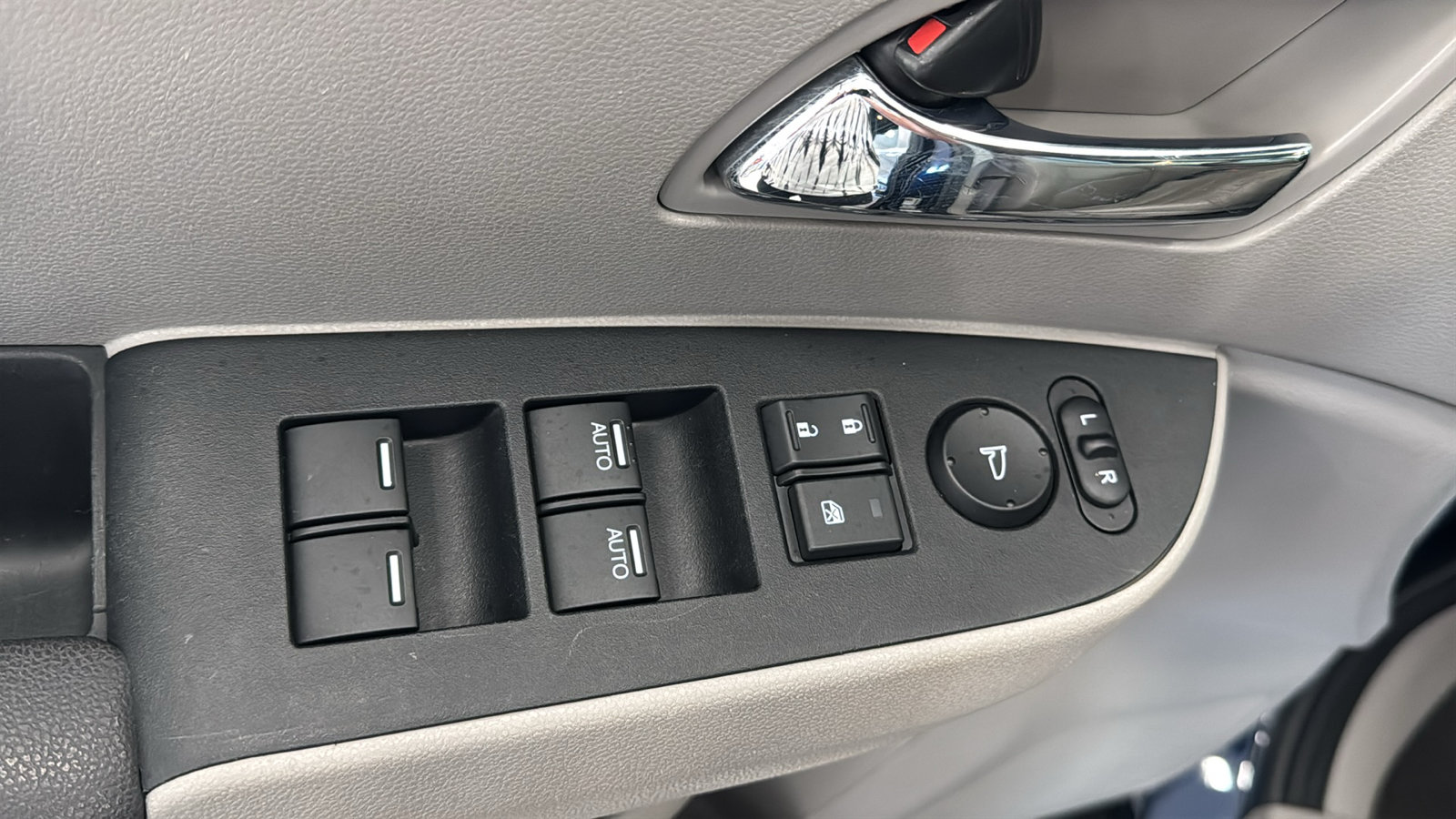 Used 2016 Honda Odyssey EX-L image 23