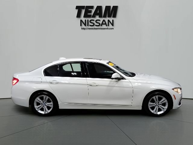 Used 2017 BMW 330i xDrive Sedan AWD/4WD image 7