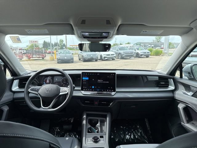 New 2025 Volkswagen Tiguan SE image 7