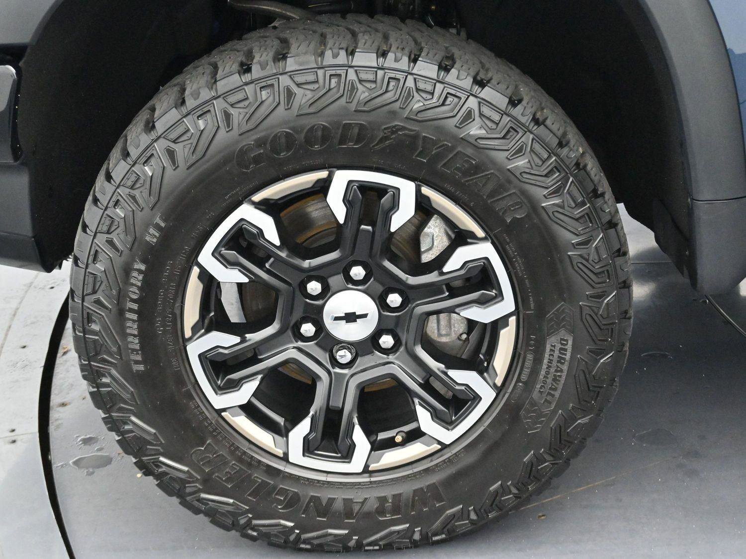 Used 2023 Chevrolet Silverado 1500 ZR2 w/ Technology Package image 37